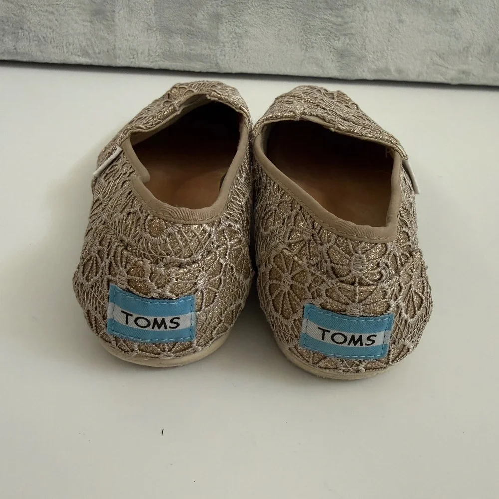 TOMS Womens Gold Metallic Crochet Lace Alpargata Slip On Flat‎ Shoes Size 6.5